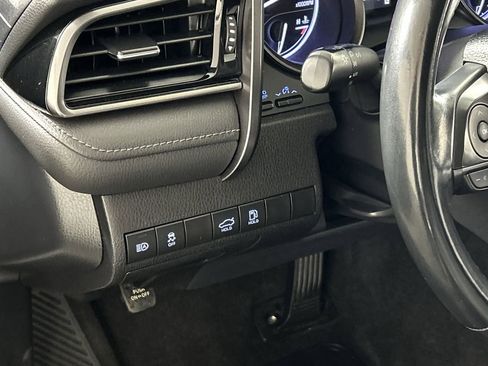 Used 2022 Toyota Camry SE image 12