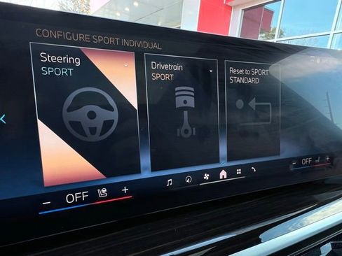 Used 2024 BMW X5 xDrive40i w/ Premium Package image 32