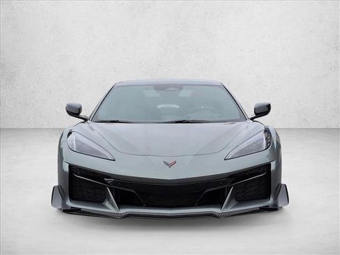 Used 2024 Chevrolet Corvette Z06 w/ Z07 Performance Package RWD image 3