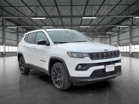 New 2026 Jeep Compass Latitude image 6