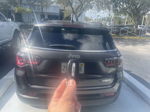 Certified 2022 Jeep Compass Latitude image 6