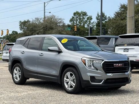 Used 2024 GMC Terrain SLE FWD image 4