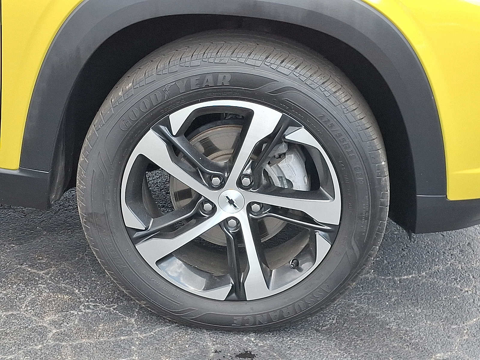 Used 2024 Chevrolet Trax RS w/ Sunroof Package FWD image 8