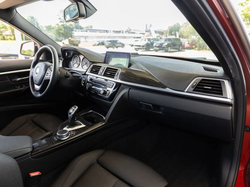 Used 2018 BMW 330i xDrive Sedan AWD/4WD image 23