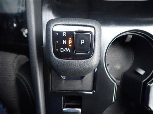 Used 2022 Nissan Rogue SV image 21