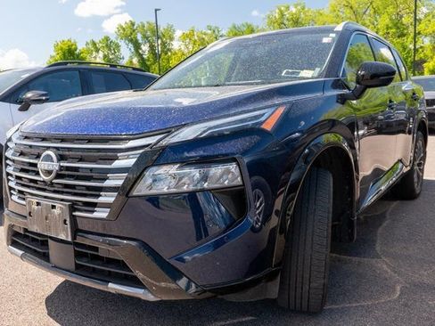 Used 2025 Nissan Rogue Platinum w/ Tech Package AWD/4WD image 1