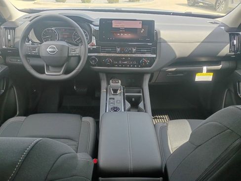 New 2026 Nissan Pathfinder SV image 9