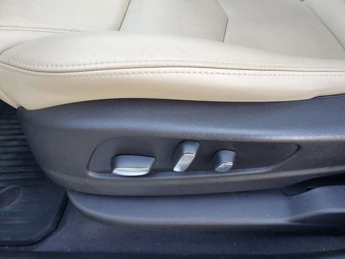 Used 2019 Cadillac XT5 Luxury image 9