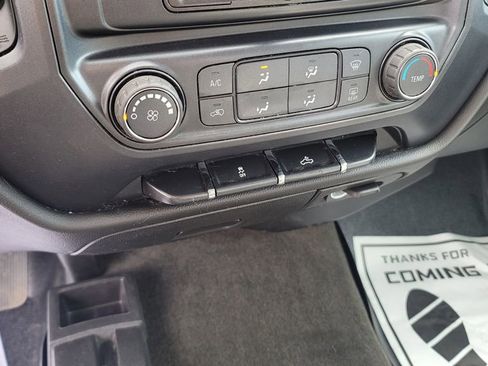 Used 2018 Chevrolet Silverado 1500 Custom w/ Custom Convenience Package AWD/4WD image 22