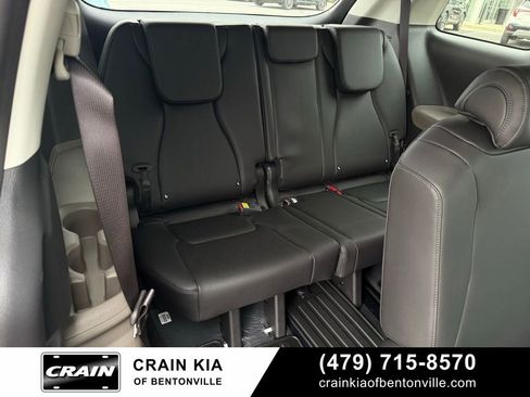 New 2026 Kia Carnival FWD image 32