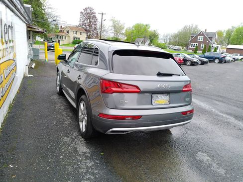Used 2018 Audi Q5 2.0T Premium Plus w/ Premium Plus Package AWD/4WD image 3
