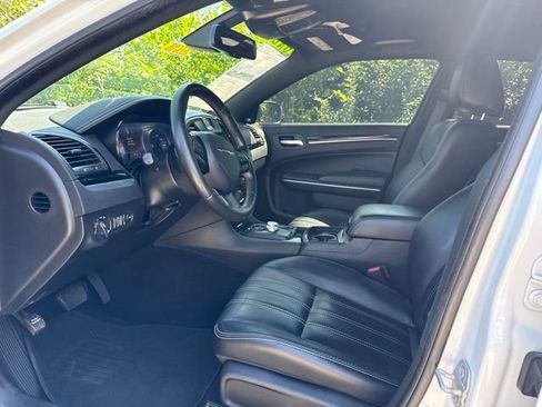 Used 2019 Chrysler 300 S RWD image 10
