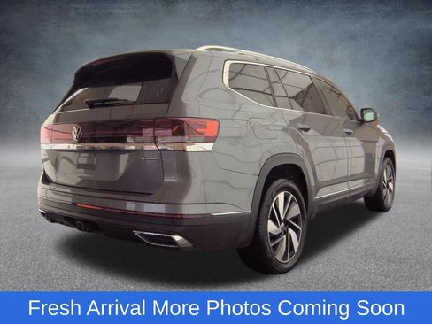 Used 2025 Volkswagen Atlas SEL AWD/4WD image 4