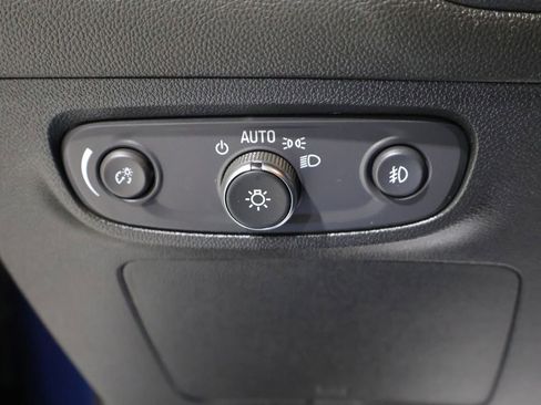 Used 2021 Buick Encore GX Select AWD/4WD image 32