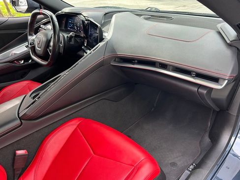 Used 2021 Chevrolet Corvette Stingray Coupe w/ 1LT RWD image 39