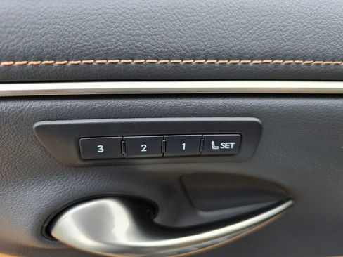 Used 2022 Lexus ES 250 w/ Premium Package image 17