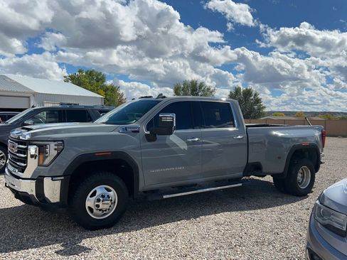 Used 2024 GMC Sierra 3500 SLT w/ SLT Premium Package image 3