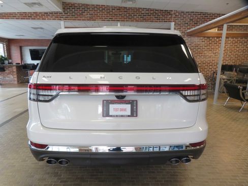 Used 2020 Lincoln Aviator Reserve w/ Equipment Group 202A image 5