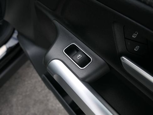 Used 2023 Mercedes-Benz GLB 250 image 26