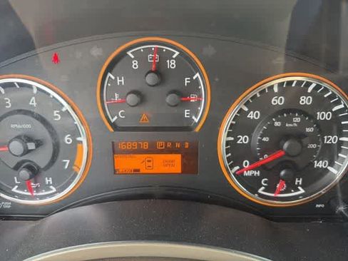Used 2015 Nissan Armada Platinum w/ 2nd Row Captain Seat Package RWD image 22