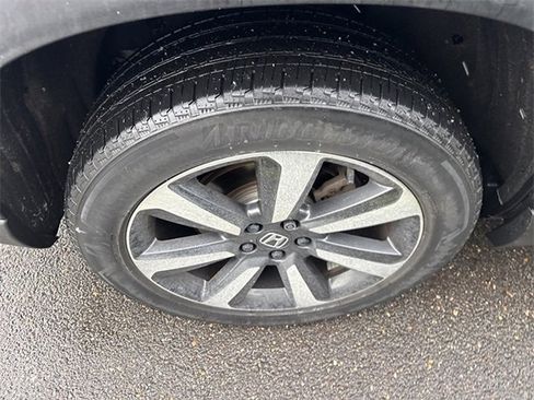 Certified 2024 Honda Pilot Touring image 6