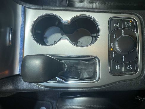 Used 2018 Jeep Grand Cherokee Overland image 17