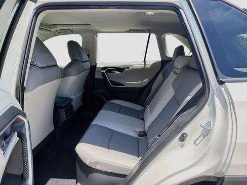Used 2022 Toyota RAV4 Limited AWD/4WD image 19