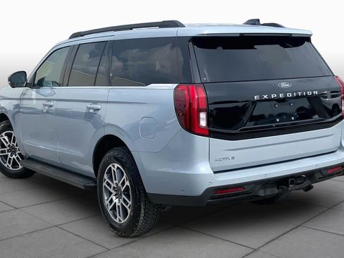 Used 2025 Ford Expedition Active AWD/4WD image 11