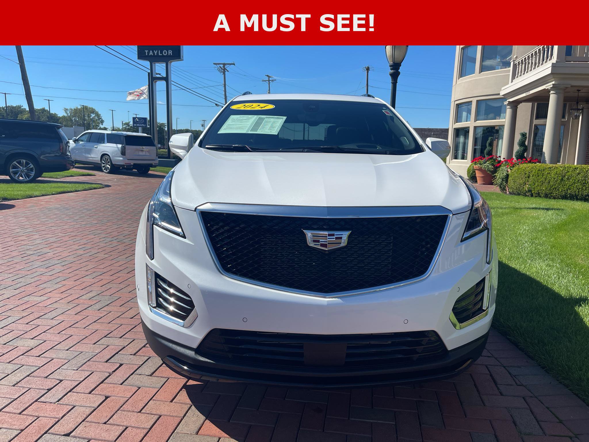 Used 2024 Cadillac XT5 Sportv w/ Technology Package AWD/4WD image 3
