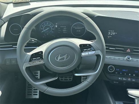 New 2025 Hyundai Elantra SEL image 23
