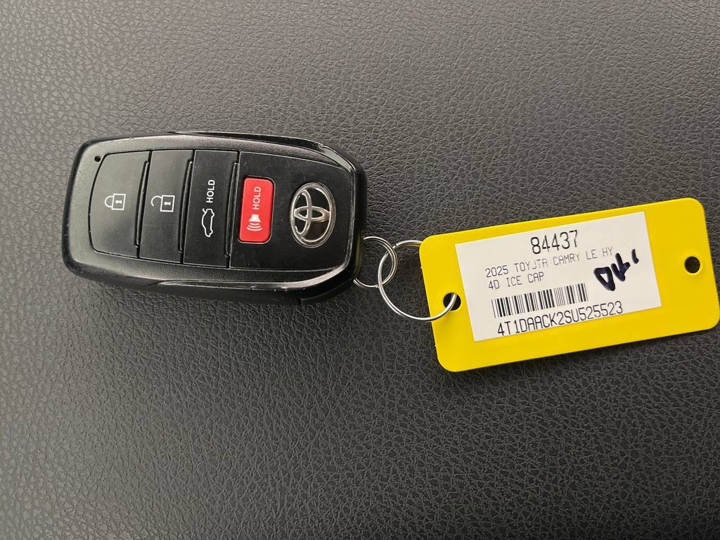 Used 2025 Toyota Camry LE FWD image 24