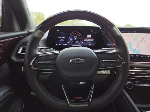 Used 2024 Chevrolet Traverse RS AWD/4WD image 32
