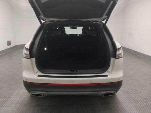Used 2019 Lincoln Nautilus Select AWD/4WD image 29