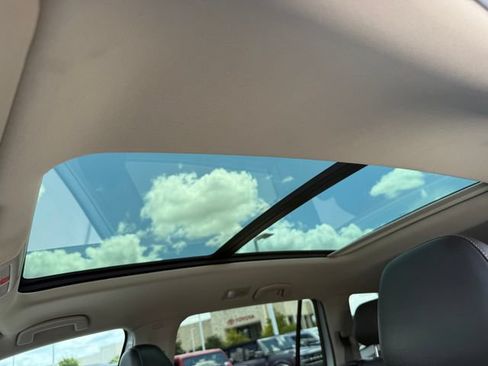 Used 2019 Volkswagen Atlas SE w/ Panoramic Sunroof Package FWD image 33