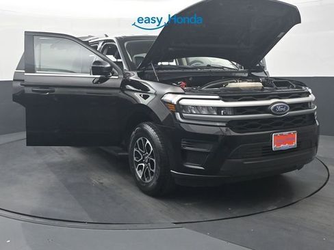 Used 2024 Ford Expedition XLT image 36