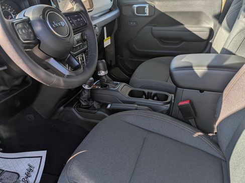 New 2026 Jeep Gladiator Sport image 9