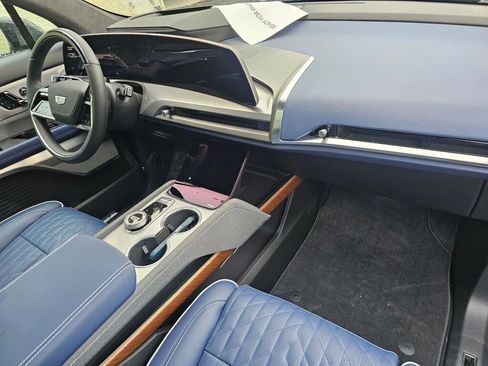 New 2026 Cadillac Vistiq Premium Luxury AWD/4WD image 24