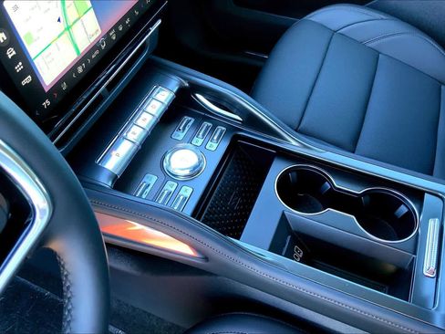 New 2026 Lincoln Nautilus Premier w/ Jet Appearance Package AWD/4WD image 7