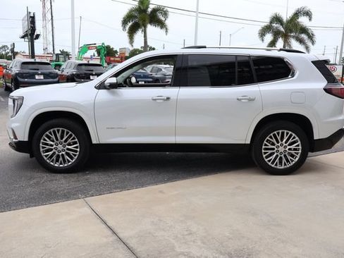 Used 2025 GMC Acadia Denali FWD image 5