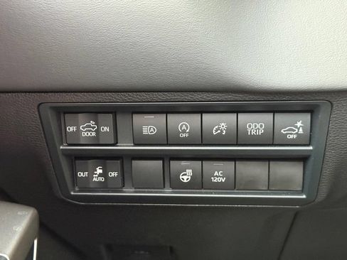Used 2026 Toyota Tundra Platinum AWD/4WD image 29