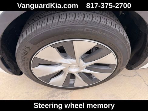 Used 2024 Tesla Model Y 2WD image 8