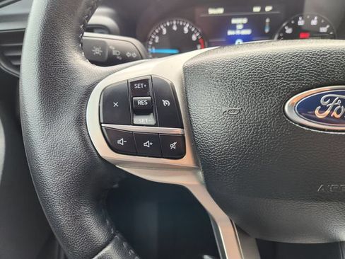Used 2023 Ford Explorer XLT RWD image 30