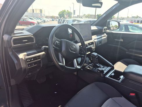 Used 2025 Toyota Tacoma TRD Off-Road AWD/4WD image 16
