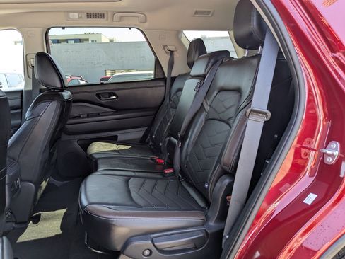 Used 2024 Nissan Pathfinder Platinum w/ Cargo Package image 29