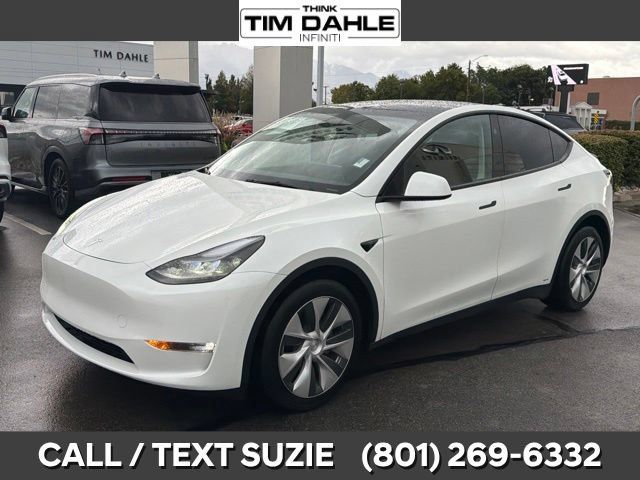 Used 2024 Tesla Model Y Long Range AWD/4WD image 5
