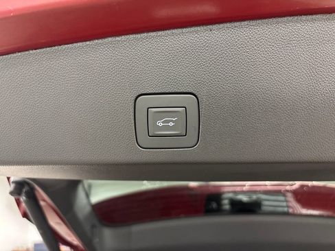 Used 2025 Buick Encore GX Avenir w/ Avenir Technology Package image 19