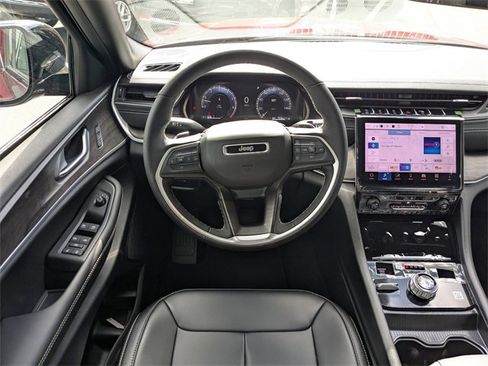 New 2025 Jeep Grand Cherokee Limited image 16