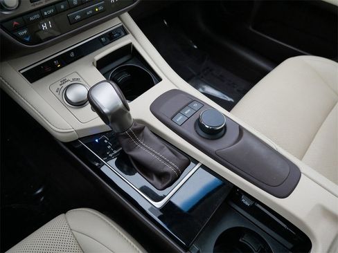 Used 2018 Lexus ES 350 w/ Premier Package image 21