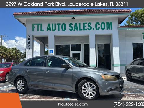 Used 2013 Volkswagen Jetta S FWD image 2