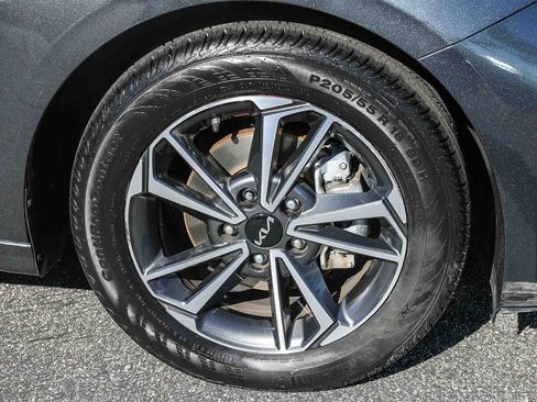 Used 2022 Kia Forte LXS image 12